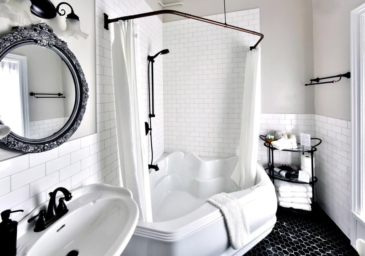 Brockamour Manor Bed And Breakfast Niagara-on-the-Lake Exteriér fotografie