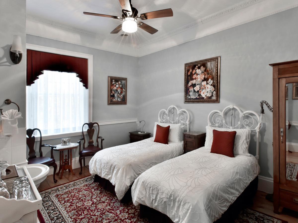 Brockamour Manor Bed And Breakfast Niagara-on-the-Lake Exteriér fotografie